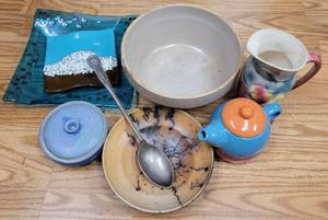 lot 296 image: ASSORTED HOME DECOR LOT INCLUDING PLATTERS, PITCHER, TEAPOT AND MORE AS SHOWN.