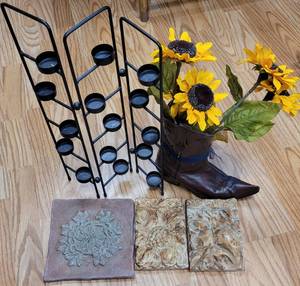 lot 300 image: ASSORTED HOME DECOR LOT INCLUDING VOTIVE CANDLE HOLDER, WALL HANGINGS AND MORE AS SHOWN.