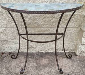lot 333 image: METAL BASE WITH MOSAIC STYLE TOP SIDE  ACCENT TABLE AS SHOWN.