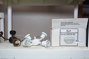 lot 50 image: ELP lighting and assorted ceiling lights