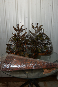 lot 210 image: Crafted wall decor
