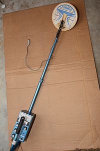 lot 216 image: Bounty Hunter Recovery Team metal detector
