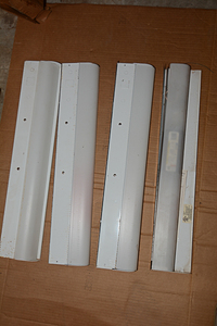 lot 219 image: 4 fluorescent lights