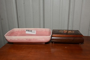 lot 238 image: Vintage McFarlin pottery & Intarsitalia wooden jewelry box made in Italy