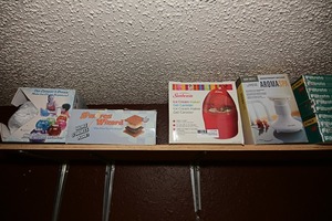 lot 34 image: Original Play & Freeze ice cream maker, Sunbeam ice cream maker, & Smores Wizard