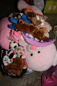 lot 27 image: Assorted stuffed animals with Barney plushy in plastic packaging