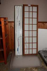 lot 36 image: Fluorescent kitchen light box
