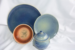 lot 61 image: Goga Made in China Stoneware and Vintage Watt Mexican Theme Ceramic Bowl