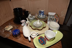 lot 72 image: Miscellaneous decorative china, including Avon Love is a Song them, Homer Laughlin china, & Thomas china (made in Germany)
