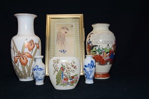 lot 134 image: Asian-themed decor