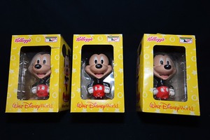 lot 3 image: Kelloggs Walt Disney World collectable Mickey Mouse bobble head in original packaging