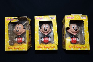 lot 127 image: Kelloggs Walt Disney World collectable Mickey Mouse bobble head in original packaging