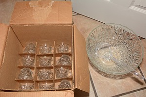 lot 118 image: Glass punch bowl & serving spoon with cups