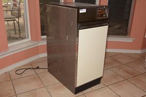 lot 96 image: Kenmore trash compactor