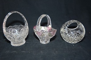 lot 110 image: Anna Hutte bleikristall lead crystal with two similar decorative lead crystal pieces