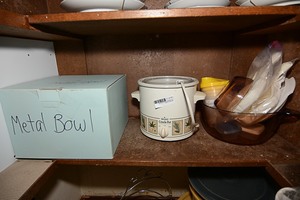 lot 105 image: Metal bowl, Rival Crock Pot, & plastic & glass containers