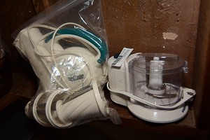 lot 106 image: Professional Presto SaladShooter Plus & blender