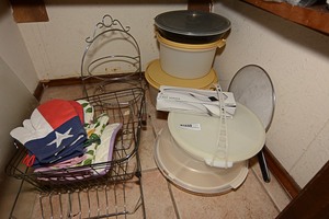 lot 107 image: Tupperware containers, oven mits, cake serving platter, & miscellaneous kitchen items