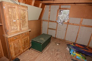 lot 204 image: Storage cabinets & wooden storage box