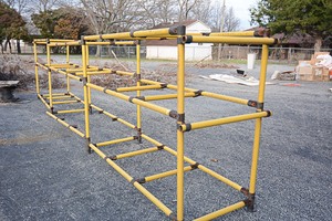 lot 404 image: Large Metal Rack