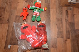 lot 149 image: Elmo plushies