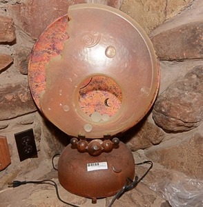 lot 4 image: Unique Art Decor Lamp