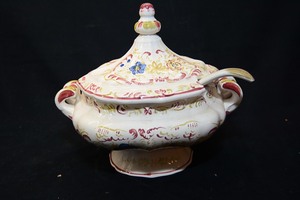 lot 185 image: Vintage Post War Japan Ceramic Soup Tureen With Origina Ceramic Ladle