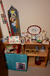 lot 178 image: Assorted Christmas decorations