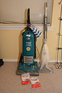 lot 173 image: Eureka vacuum & swiffer
