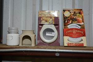 lot 513 image: Candle Warmers