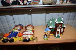 lot 421 image: Ragedy Ann Decorations, Music Box Christmas Candle Holder, Mid-Century Bobble Head Made in Post War Japan