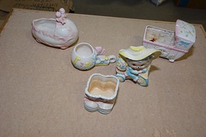 lot 480 image: Figures, Post War Japan