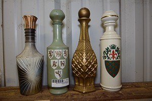 lot 428 image: Retro Whiskey Decanters