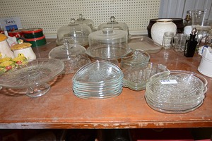 lot 430 image: Glass Pedistal Cake Stands