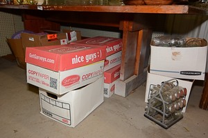 lot 516 image: Spice Rack and Large Amount of Assorted Glass