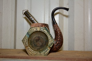 lot 450 image: Unique smokers pipe coffe mug, automatic stirrer, and ash tray from Korea