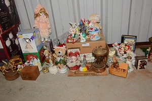 lot 448 image: Wind Up Music Boxes
