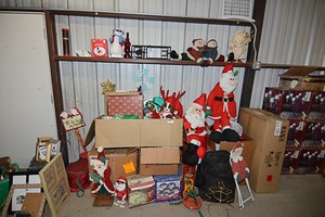 lot 451 image: Christmas Decorations