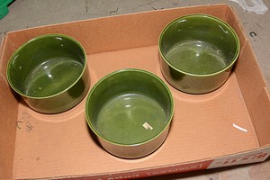lot 454 image: Haeger U.S.A. green bowls