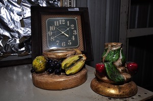 lot 259 image: Spartus Quartz clock & 2 decorative pieces both made in Mexico