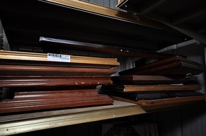 lot 253 image: Assorted picture frames