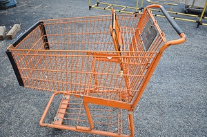 lot 291 image: Orange Home Depot shopping cart