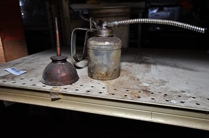 lot 337 image: Vintage oil cans