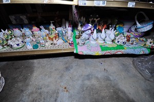 lot 373 image: Assorted Easter Decorations