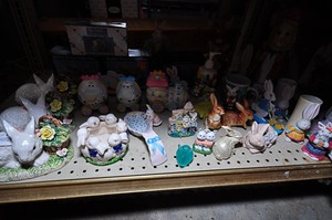 lot 374 image: Assorted Easter Decorations