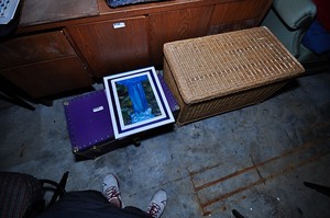 lot 400 image: Wicker Trunk, Purple Trunk, Picture Frames, pictures