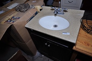lot 472 image: Bath Vanity Sink and Cabinet
