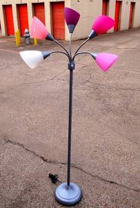 lot 34 image: FUN FLEX FLOOR LAMP WITH 5 COLORFUL SHADES