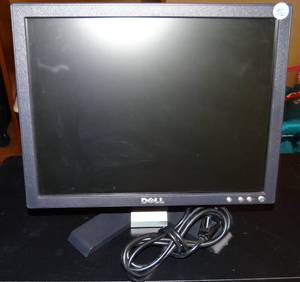 lot 50 image: DELL REV-A01 COMPUTER MONITOR