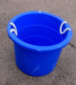 lot 59 image: 20 GALLON ROUND UTILITY TUB FOR VARIOUS USE WITH ROPE HANDLES - NO LEAKS